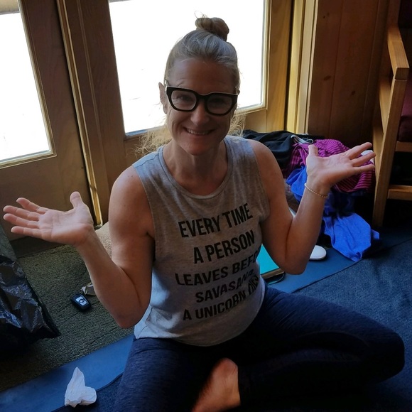 Meet your Posher, Stephanie - Picture 5 of 6